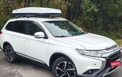 Mitsubishi Outlander III рестайлинг 3, 2019 год, 2 700 000 рублей, 1 фотография