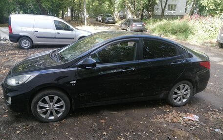 Hyundai Solaris II рестайлинг, 2012 год, 780 000 рублей, 4 фотография