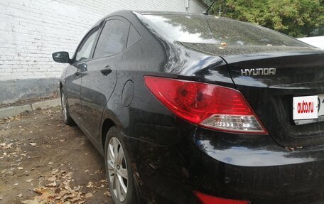 Hyundai Solaris II рестайлинг, 2012 год, 780 000 рублей, 22 фотография