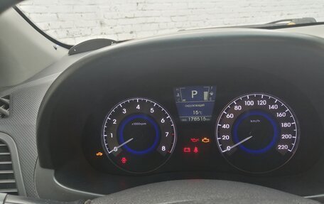 Hyundai Solaris II рестайлинг, 2012 год, 780 000 рублей, 20 фотография