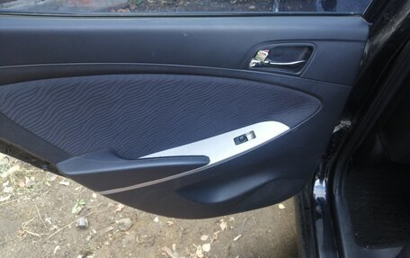 Hyundai Solaris II рестайлинг, 2012 год, 780 000 рублей, 28 фотография