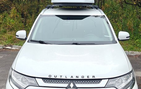 Mitsubishi Outlander III рестайлинг 3, 2019 год, 2 700 000 рублей, 2 фотография
