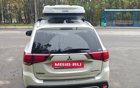 Mitsubishi Outlander III рестайлинг 3, 2019 год, 2 700 000 рублей, 5 фотография