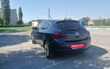 Opel Astra J, 2011 год, 700 000 рублей, 6 фотография