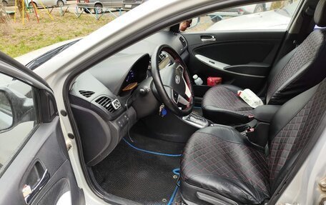 Hyundai Solaris II рестайлинг, 2012 год, 580 000 рублей, 4 фотография