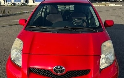 Toyota Yaris III рестайлинг, 2010 год, 700 000 рублей, 1 фотография