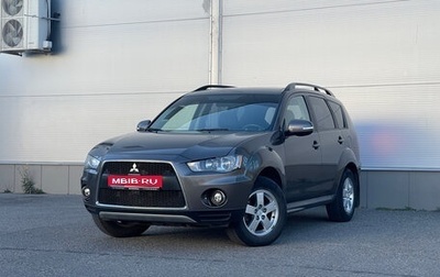 Mitsubishi Outlander III рестайлинг 3, 2011 год, 820 000 рублей, 1 фотография