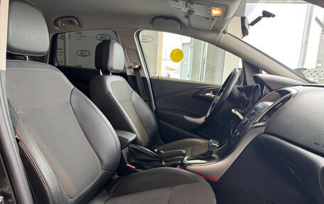 Opel Astra J, 2011 год, 840 000 рублей, 7 фотография