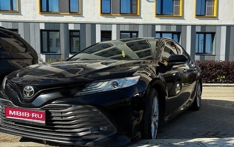 Toyota Camry, 2018 год, 2 250 000 рублей, 1 фотография