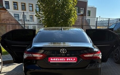 Toyota Camry, 2018 год, 2 250 000 рублей, 2 фотография