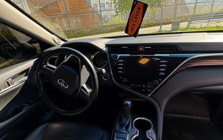 Toyota Camry, 2018 год, 2 250 000 рублей, 6 фотография