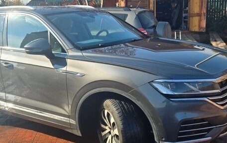 Volkswagen Touareg III, 2020 год, 4 500 000 рублей, 1 фотография