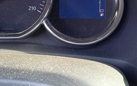 Renault Logan II, 2016 год, 750 000 рублей, 6 фотография