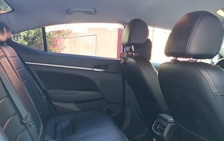 Hyundai Elantra VI рестайлинг, 2018 год, 1 350 000 рублей, 6 фотография