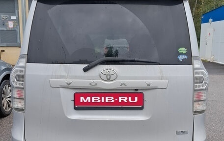 Toyota Voxy II, 2013 год, 1 500 000 рублей, 3 фотография