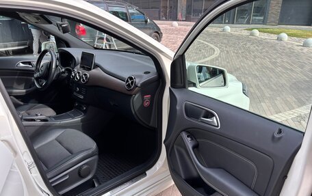Mercedes-Benz B-Класс, 2015 год, 1 350 000 рублей, 10 фотография