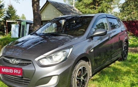 Hyundai Solaris II рестайлинг, 2012 год, 700 000 рублей, 2 фотография