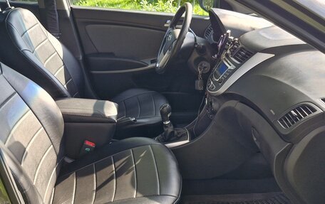 Hyundai Solaris II рестайлинг, 2012 год, 700 000 рублей, 9 фотография
