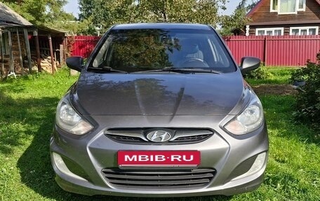 Hyundai Solaris II рестайлинг, 2012 год, 700 000 рублей, 7 фотография