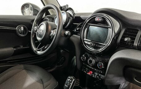 MINI Hatch, 2019 год, 1 997 000 рублей, 9 фотография