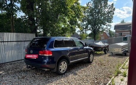 Volkswagen Touareg III, 2003 год, 850 000 рублей, 2 фотография
