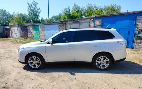Mitsubishi Outlander III рестайлинг 3, 2012 год, 1 150 000 рублей, 7 фотография