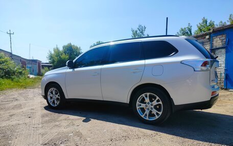 Mitsubishi Outlander III рестайлинг 3, 2012 год, 1 150 000 рублей, 6 фотография
