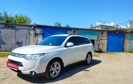 Mitsubishi Outlander III рестайлинг 3, 2012 год, 1 150 000 рублей, 14 фотография