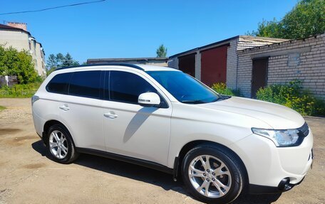Mitsubishi Outlander III рестайлинг 3, 2012 год, 1 150 000 рублей, 22 фотография