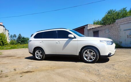 Mitsubishi Outlander III рестайлинг 3, 2012 год, 1 150 000 рублей, 24 фотография