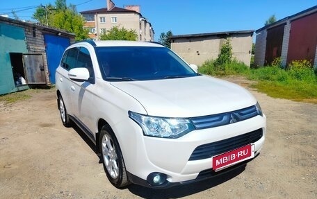 Mitsubishi Outlander III рестайлинг 3, 2012 год, 1 150 000 рублей, 16 фотография