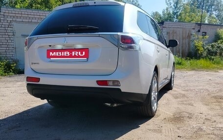 Mitsubishi Outlander III рестайлинг 3, 2012 год, 1 150 000 рублей, 25 фотография