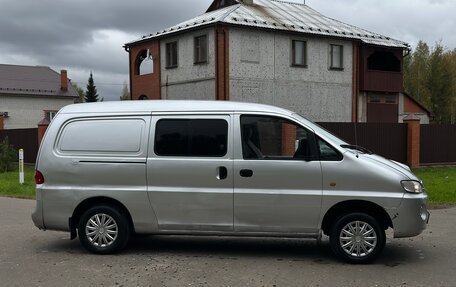 Hyundai H-1 II рестайлинг, 2001 год, 400 000 рублей, 5 фотография