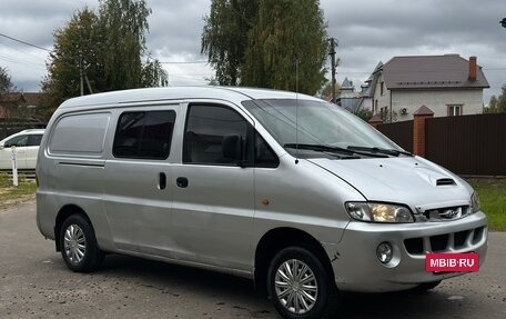 Hyundai H-1 II рестайлинг, 2001 год, 400 000 рублей, 2 фотография