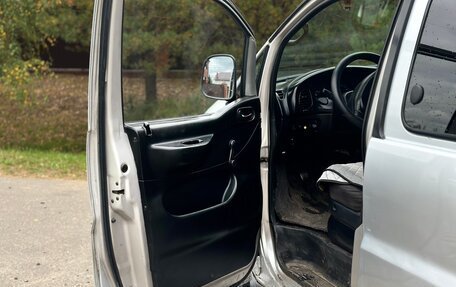 Hyundai H-1 II рестайлинг, 2001 год, 400 000 рублей, 11 фотография