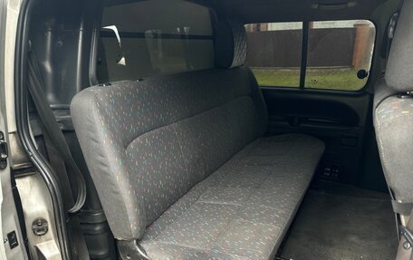 Hyundai H-1 II рестайлинг, 2001 год, 400 000 рублей, 15 фотография