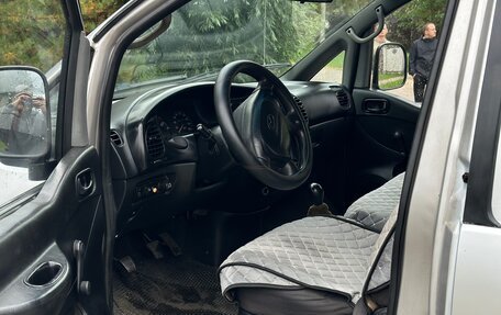 Hyundai H-1 II рестайлинг, 2001 год, 400 000 рублей, 10 фотография