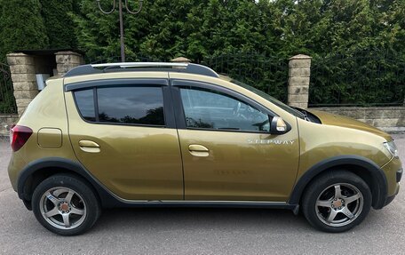 Renault Sandero II рестайлинг, 2015 год, 850 000 рублей, 2 фотография
