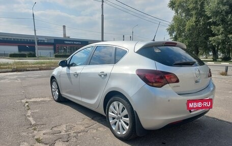 Opel Astra J, 2011 год, 750 000 рублей, 4 фотография