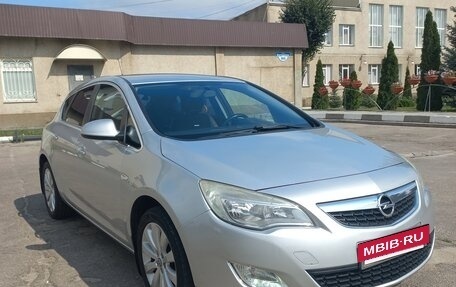 Opel Astra J, 2011 год, 750 000 рублей, 8 фотография