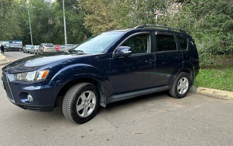 Mitsubishi Outlander III рестайлинг 3, 2010 год, 829 999 рублей, 2 фотография