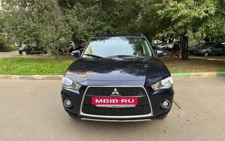 Mitsubishi Outlander III рестайлинг 3, 2010 год, 829 999 рублей, 13 фотография