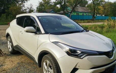 Toyota C-HR I рестайлинг, 2018 год, 1 800 000 рублей, 1 фотография