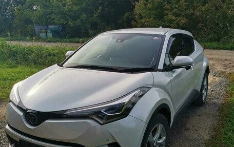 Toyota C-HR I рестайлинг, 2018 год, 1 800 000 рублей, 2 фотография