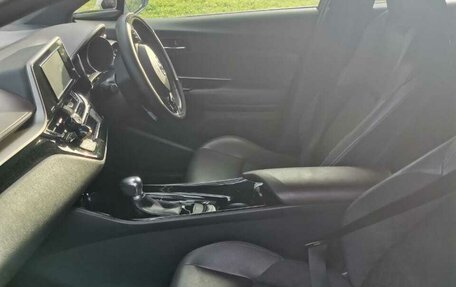 Toyota C-HR I рестайлинг, 2018 год, 1 800 000 рублей, 8 фотография