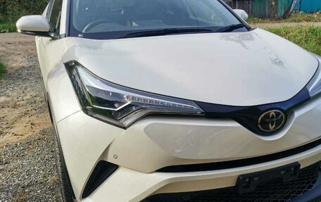 Toyota C-HR I рестайлинг, 2018 год, 1 800 000 рублей, 16 фотография