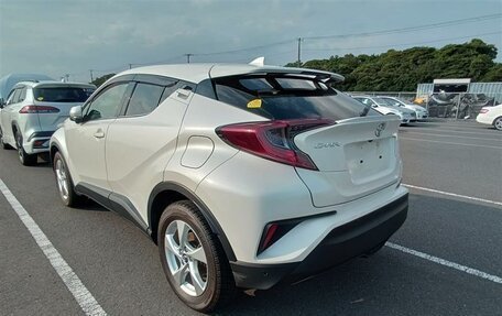 Toyota C-HR I рестайлинг, 2018 год, 1 800 000 рублей, 17 фотография