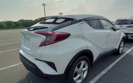 Toyota C-HR I рестайлинг, 2018 год, 1 800 000 рублей, 18 фотография