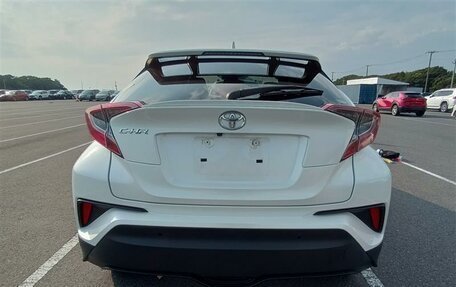 Toyota C-HR I рестайлинг, 2018 год, 1 800 000 рублей, 22 фотография