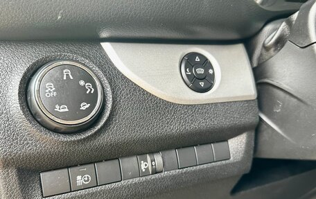 Peugeot Traveller I, 2019 год, 3 150 000 рублей, 20 фотография